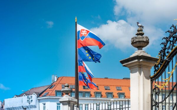 Epsteino dokumentai sukrėtė Slovakijos politiką: vyriausybės patarėjas traukiasi