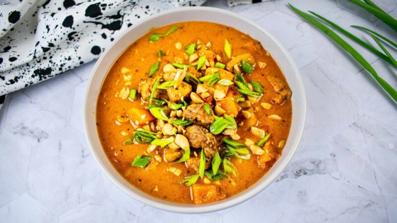 Vištienos sriuba su žemės riešutų kremu