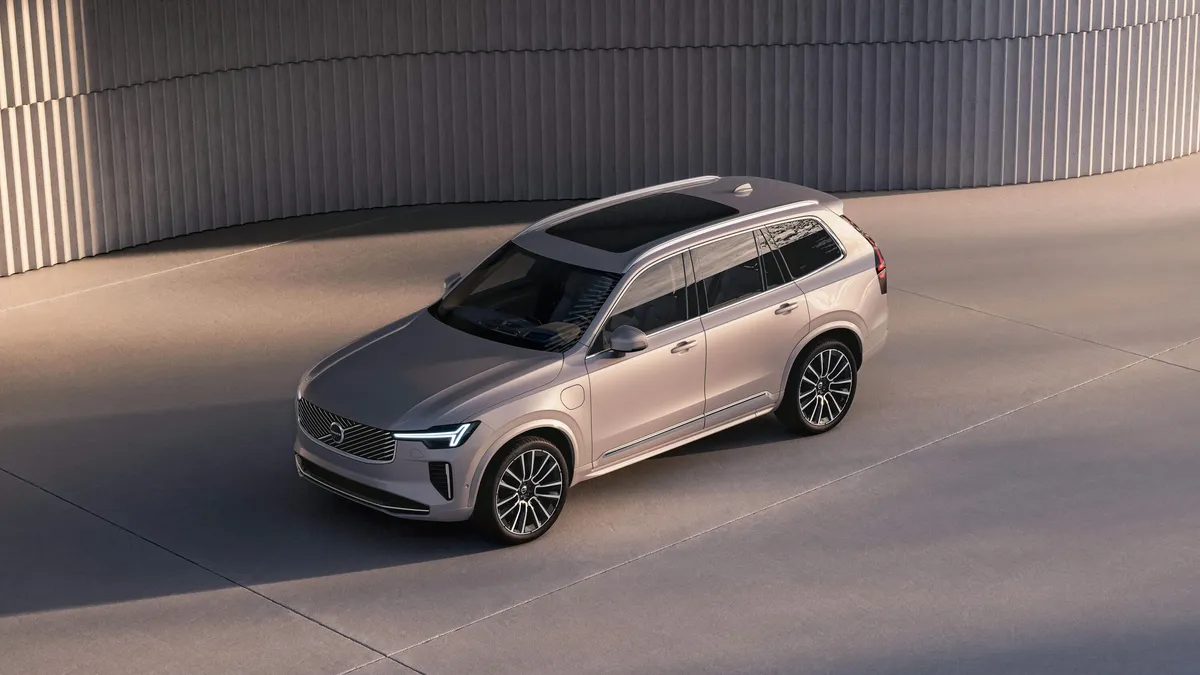 Kiekvieno vairuotojų svajonė: įvardinti mažiausiai kuro naudojantys hibridai