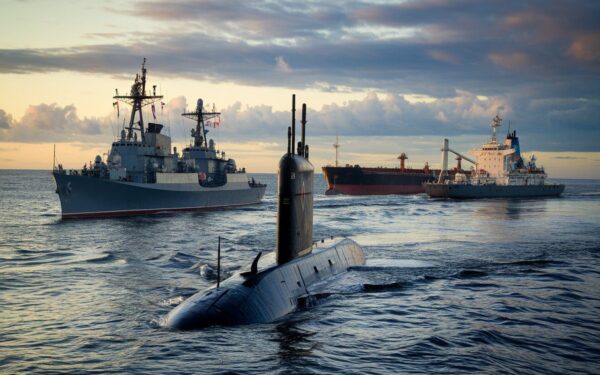 Rusijos povandeninis laivas seka amerikiečių persekiojamą tanklyvį Atlanto vandenyne