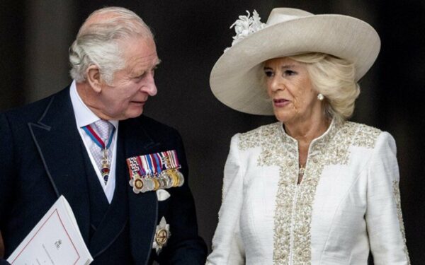 Astrologai šokiruoti: britų karališkosios šeimos horoskopai pranašauja mirtinas intrigas