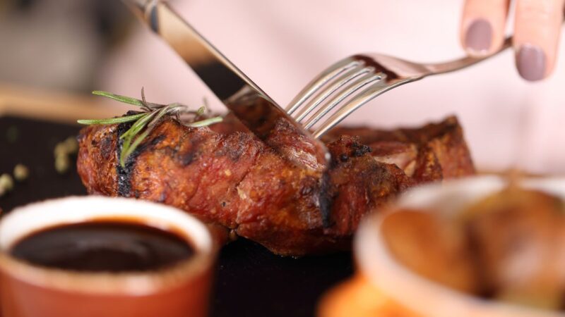 Mėsos atsisakymas turi įtakos ir žmogaus kūnui: atskleidė, kokie pokyčiai įvyksta po mėnesio