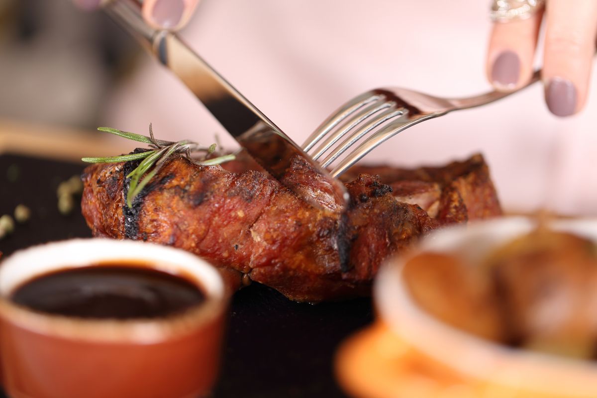 Mėsos atsisakymas turi įtakos ir žmogaus kūnui: atskleidė, kokie pokyčiai įvyksta po mėnesio