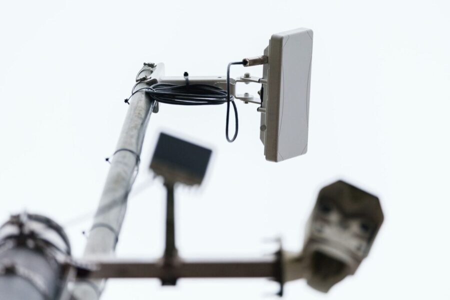 Žingsnis į išmanesnius kelius: šalies keliuose testuojama eismo stebėjimo sistema