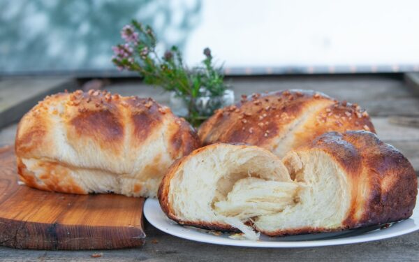 Slaptas močiutės triukas su bulvėmis: pasakė, kaip paruošti itin purią mielinę tešlą