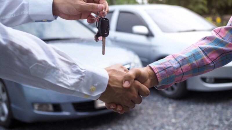 Pirkėjų aktyvumas metų pabaigoje verčia iš naujo vertinti situaciją automobilių rinkoje