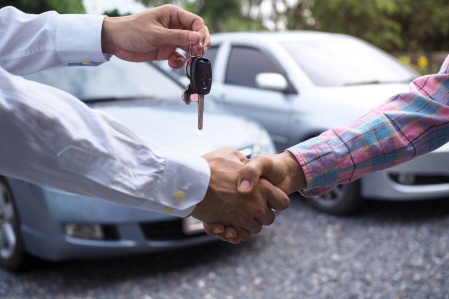 Pirkėjų aktyvumas metų pabaigoje verčia iš naujo vertinti situaciją automobilių rinkoje
