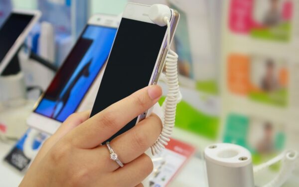 Geriausi 2025 metų išmanieji telefonai: lengviausiai taisomi, tvirčiausi ir didžiausi nusivylimai