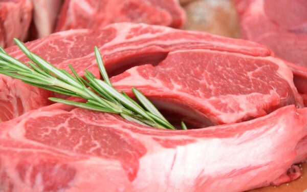 Šviežia mėsa ar tik jos imitacija? Ekspertų patarimai, kurie padės nepadaryti klaidos