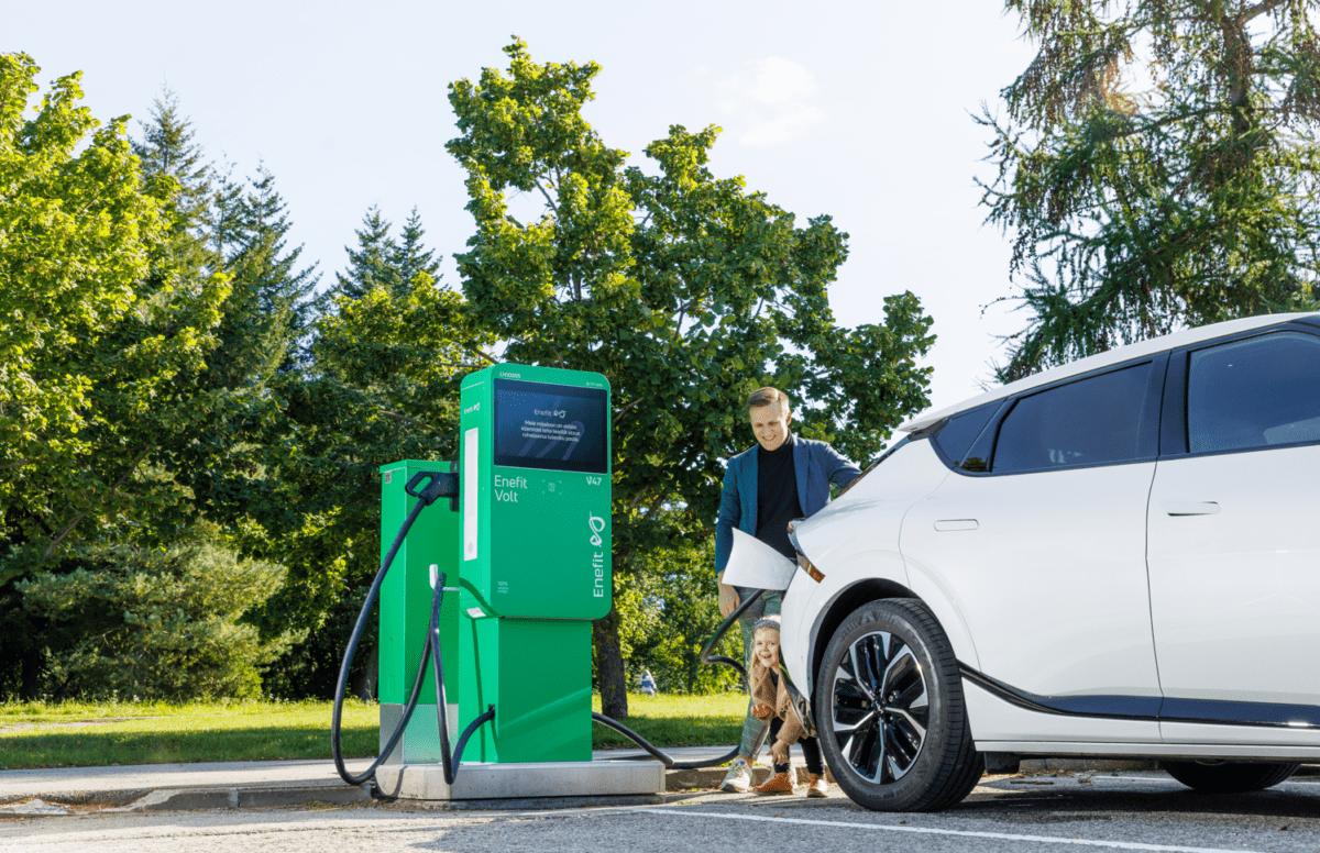 Plečiama elektromobilių infrastruktūra: pernai įrengtos dar 91 įkrovimo stotelės