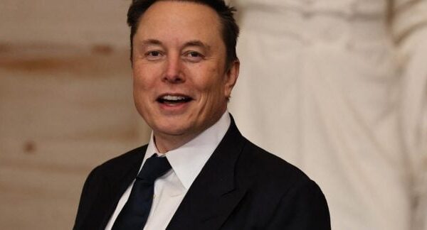 Muskas stiprina pozicijas: sujungė „SpaceX“ bendrovę ir dirbtinio intelekto kūrėją „xAI“