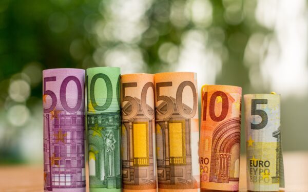 VMI jau perveda milijonus: pradėtas GPM grąžinimas, ar jūsų sąskaitą jau pasiekė pinigai?