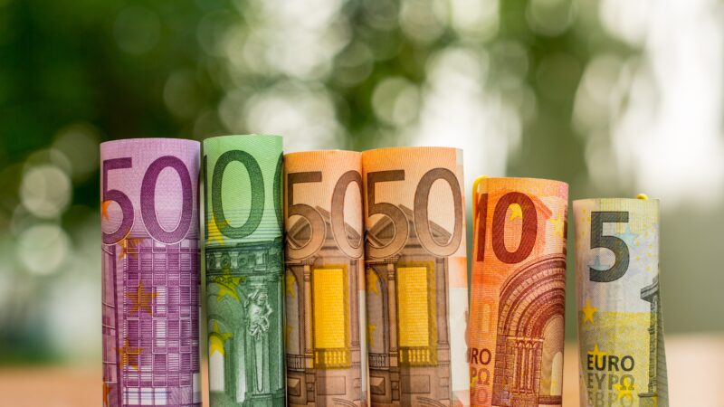 Radioaktyvūs pinigai jau pasienyje: sustabdyta moteris, bet kiek tokių banknotų dar cirkuliuoja?