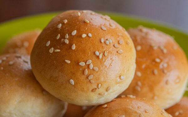 Šie naminiai pyragėliai su kopūstais dingsta nuo stalo per 10 minučių, paslaptis slypi tešloje