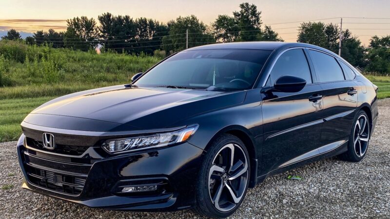 „Mazda“ keičia savo planus: mažiau elektromobilių ir pagrindinis prioritetas hibridams