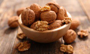 Graikiniai riešutai: štai kada juos valgyti, kad nauda būtų maksimali, o svoris neaugtų