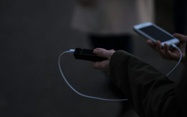 Pakeitimai palies mėgstančius skraidyti: nuo šiol į lėktuvus su šiais prietaisais nebepateksite