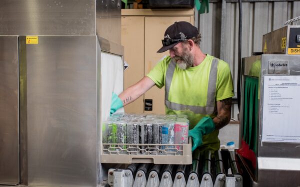 Lietuviai nepastebimai pasiekė 700 mln. ribą: už tarą išpirkti miškai ir paaukoti tūkstančiai eurų Ukrainai