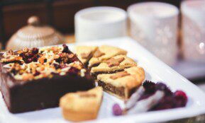 Gydytojai įspėja: kodėl saldumynai yra būtini moters organizmui?