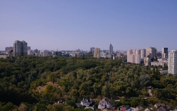 Lenkijos eksperimentas su švaraus transporto zonomis: pažadai, protestai ir pamokos Lietuvai