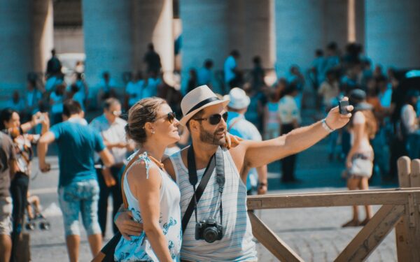 Šokiruojanti tiesa apie turistų elgesį: atskleidė, kas labiausiai erzina kitus