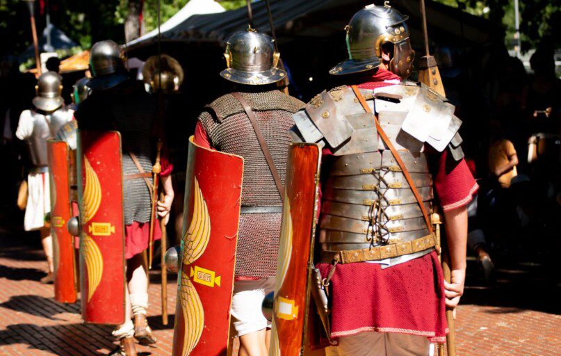 Iki 30 cm ilgio kirmėlės karių kūnuose: naujas tyrimas atskleidė purviną Romos armijos kasdienybę