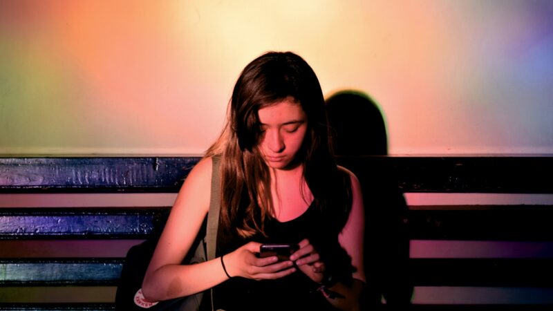 Griežtas sprendimas Prancūzijoje: paaugliai iki 15 metų gali likti be socialinių tinklų