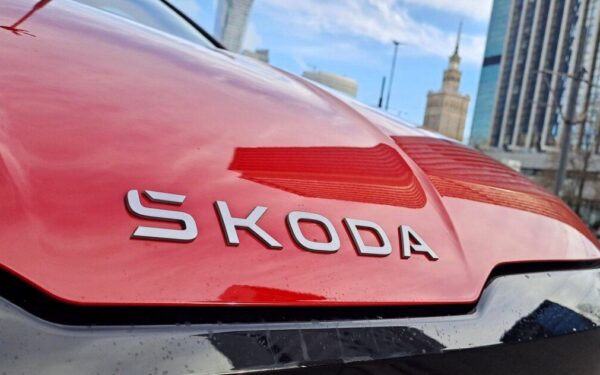 Europos keliuose naujas lyderis: šio prekės ženklo automobilių pardavimai muša visus rekordus