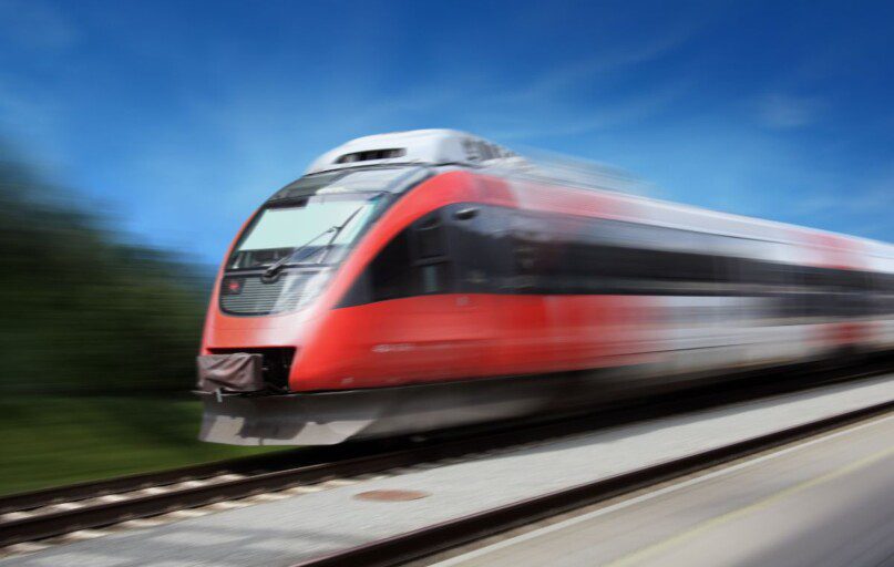 Lenkija ruošiasi geležinkelių revoliucijai: 320 km/val. traukiniai jau ant horizonto!