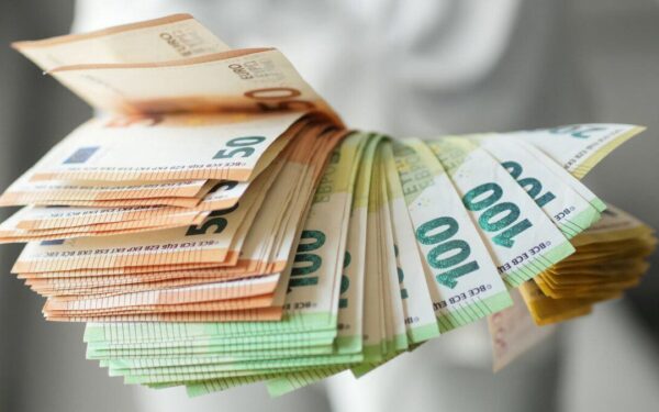 Pamirškite skolas ir finansinį stresą: Zodiako ženklai, kuriems metai taps proveržiu