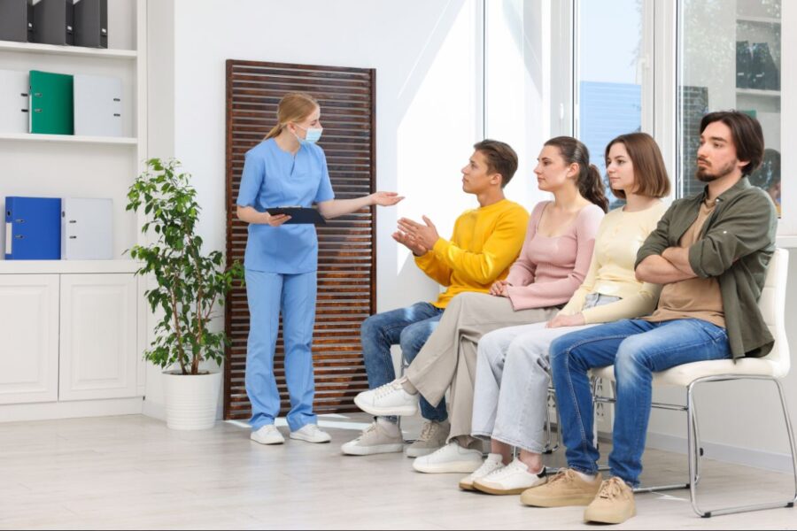 Nebereikia eilėse laukti pas gydytoją: vis daugiau žmonių renkasi šį sprendimą