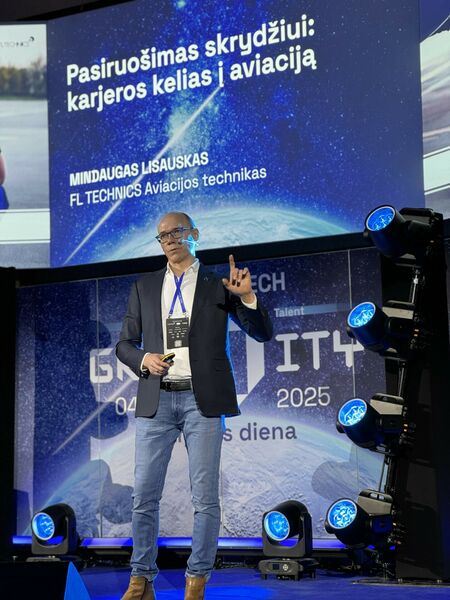 38 metų lietuvis ryžosi tam, ko bijo daugelis: metė verslą ir atvėrė duris aviacijos pasauliui