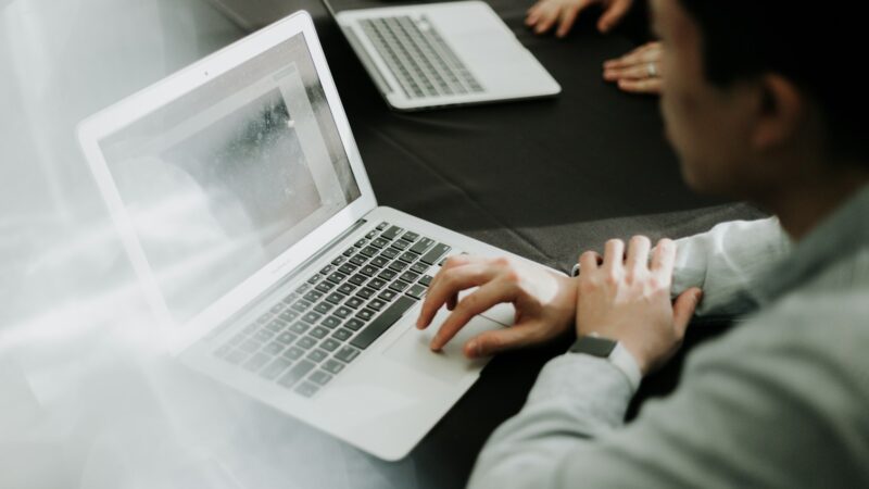 Ar dar prisimineta mIRC? 2000 interneto fenomenas, kuris formavo Lietuvos skaitmeninę kultūrą