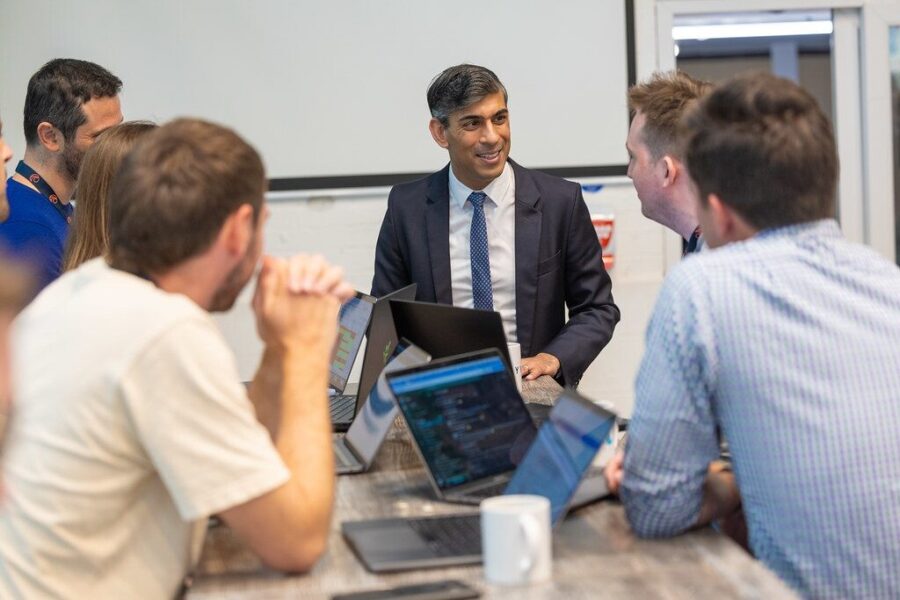 Investuotojų pasitikėjimas autonominiais taksi auga: „Wayve“ meta iššūkį JAV ir Kinijos milžinams