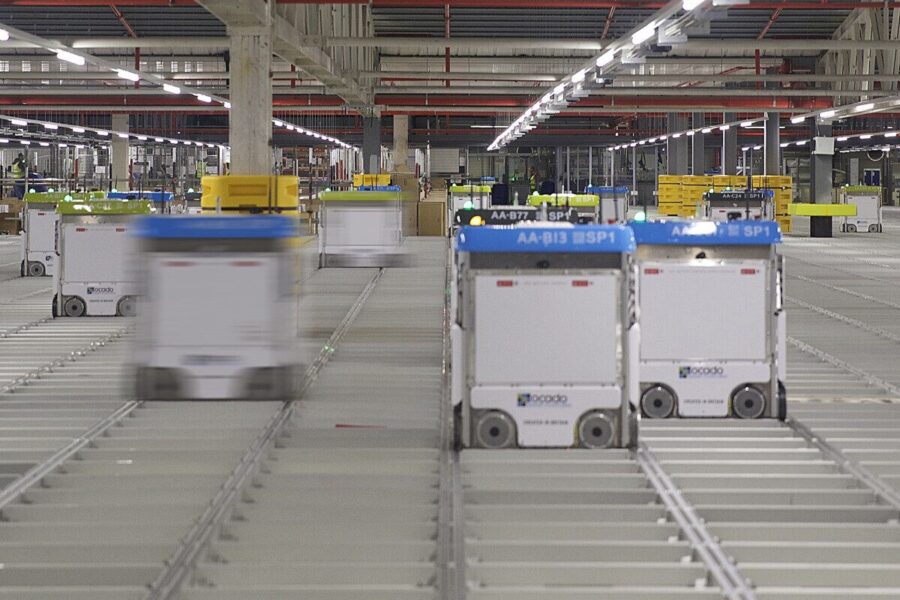 Prasideda taupymo etapas: po partnerių sprendimų „Ocado“ peržiūri planus ir mažina kaštus