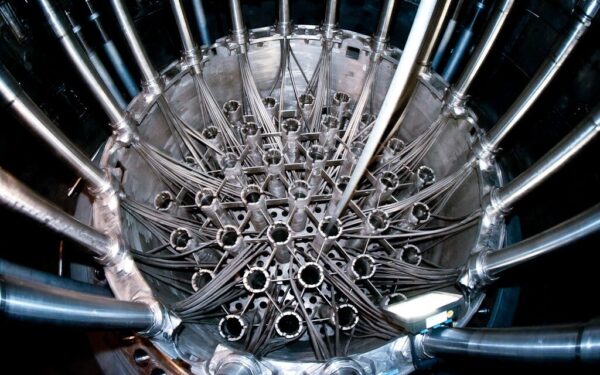 Kinijoje spartėja branduolinės energetikos plėtra: pradėti šeštojo reaktoriaus montavimo darbai