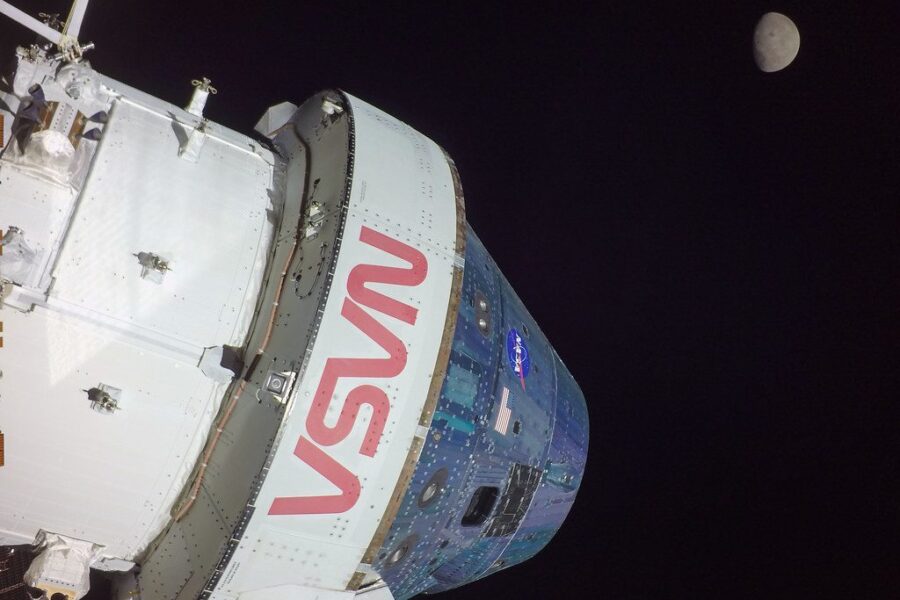 „Artemis II“ peržengė svarbią ribą: kas laukia astronautų Mėnulio traukos zonoje