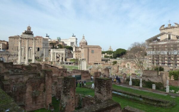 Mažas buteliukas išdavė romėnų paslaptį: paaiškėjo, kad vaistams gaminti jie naudojo net žmogaus išmatas