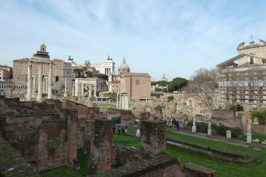 Mažas buteliukas išdavė romėnų paslaptį: paaiškėjo, kad vaistams gaminti jie naudojo net žmogaus išmatas