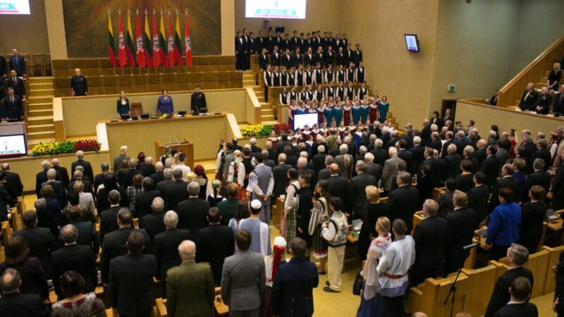 Stulginskio žvaigždė nebe visiems: Seimo komitetas siūlo riboti politikų galimybes