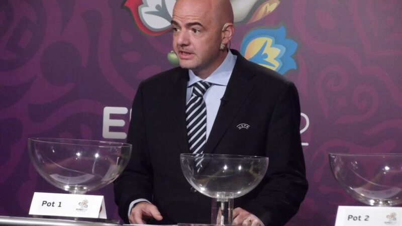 Tarptautinė įtampa auga: Ukrainos užsienio reikalų ministro kritika FIFA vadovui