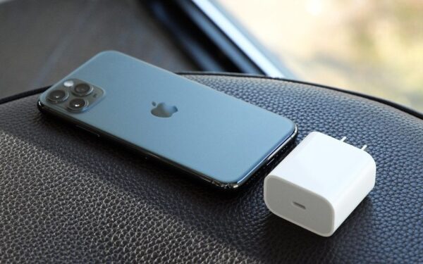 „Ugreen“ patobulino „Nexode 200W“: vienu metu galėsite įkrauti iki keturių įrenginių