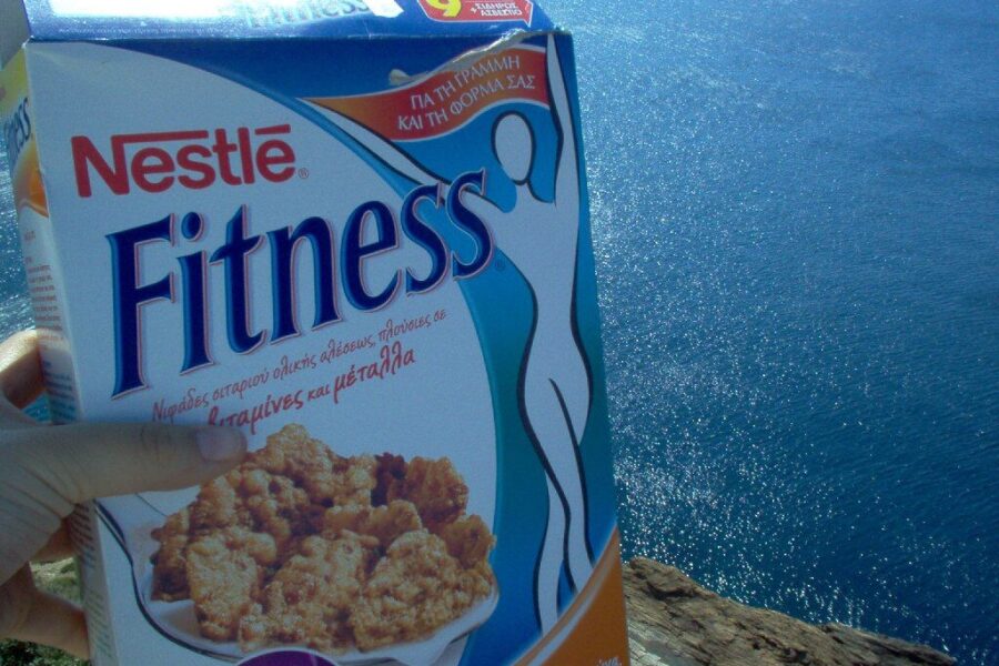 Granola, batonėliai ir „supermaistas“: mitybos specialistai atskleidžia, kas slypi už gražių etikečių