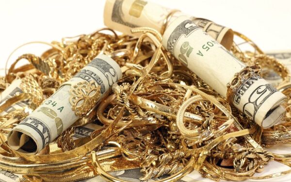 Ukrainos inkasatorių automobiliai grąžinti, tačiau Vengrijoje nutikusi istorija vis dar kelia daug klausimų