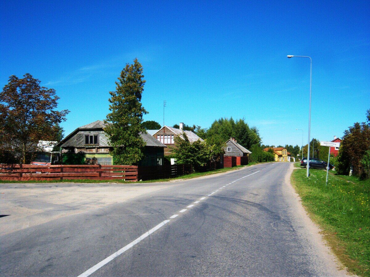 Nepaisė kritikos: Vilniaus rajono taryba paliko už pedofiliją bausto kardinolo vardą