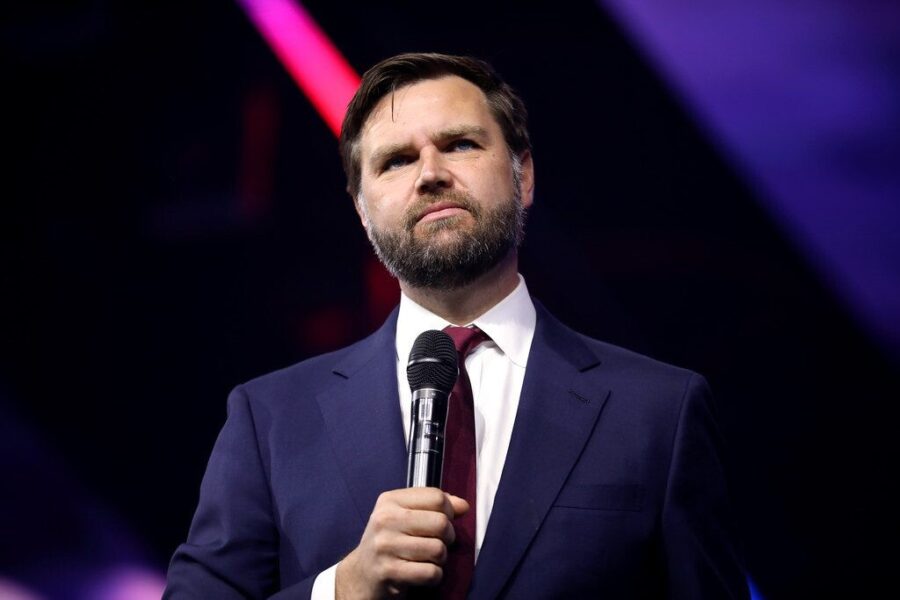 Ar Iranas išgirs signalą? Vance’as pabrėžė, kad JAV grasinimai turi būti priimti rimtai