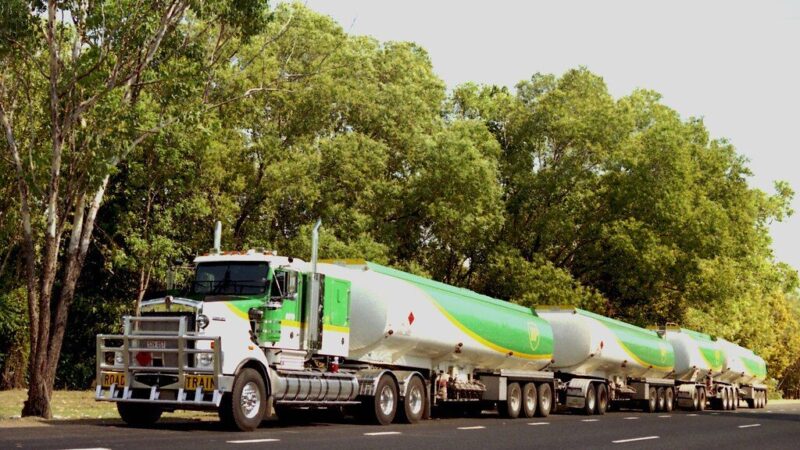 „Kenworth“ atnaujina legendinį sunkvežimį: „C580“ pakeis daugiau nei 50 metų gamintą modelį
