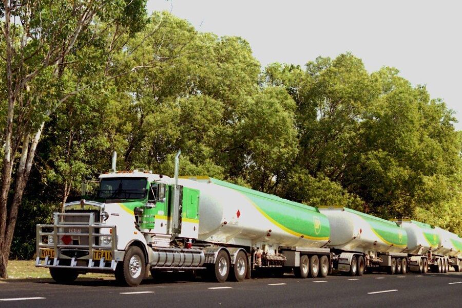 „Kenworth“ atnaujina legendinį sunkvežimį: „C580“ pakeis daugiau nei 50 metų gamintą modelį