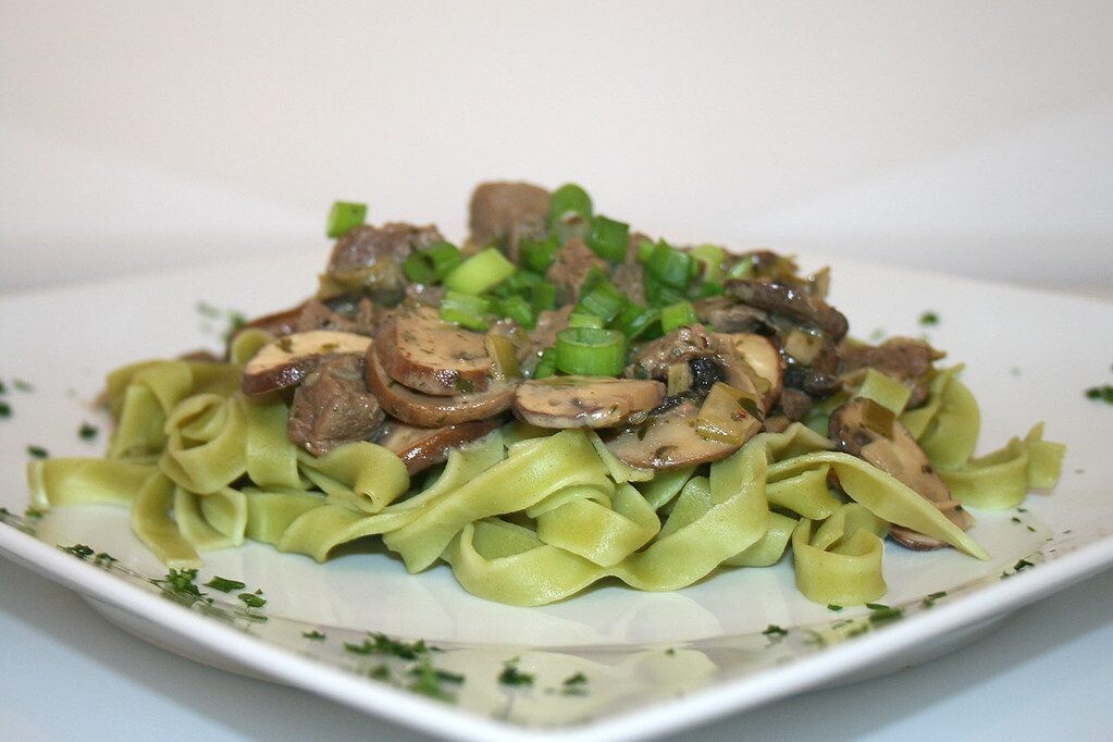 Kepti pievagrybiai be perteklinio skysčio: 5 taisyklės, kurios padės išgauti plutelę ir nepamirštamą skonį