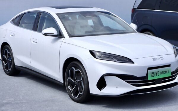 Greitesnis už sportinius automobilius: naujasis „BYD Seal 3.8S“ stebina net ir didžiausius ekspertus